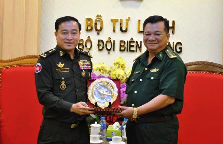 Cục Phát triển, Bộ Quốc phòng Campuchia chúc tết cơ quan thường trực Bộ Tư lệnh BĐBP