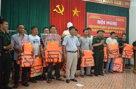Phối hợp tuyên truyền về chủ quyền biển đảo