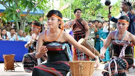Đào tạo nguồn nhân lực cho con em đồng bào dân tộc thiểu số