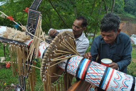 Người níu giữ hồn Cor