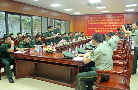 Giao lưu học tập chính trị "Lá cờ Đảng soi sáng biên cương”