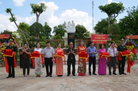 Khánh thành tượng đài “Bác Hồ với Chiến sĩ Biên phòng”