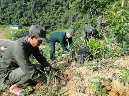 Biết có người anh em kết nghĩa Việt Nam là yên tâm rồi...