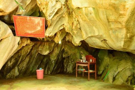 Về Con Cuông thăm tấm bia ma nhai cổ nhất
