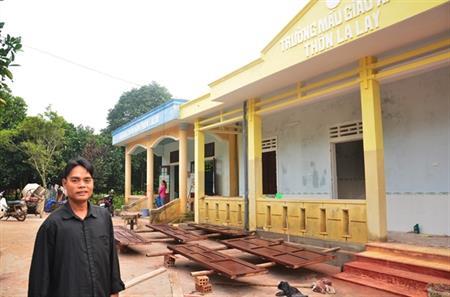 Hiến đất xây trường cho con em vùng biên