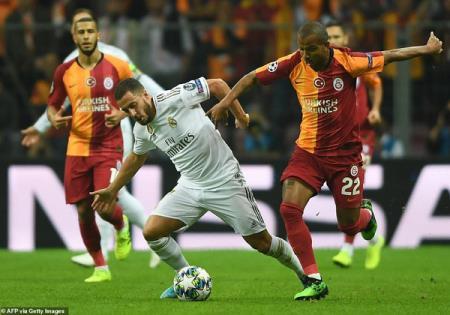 Real Madrid “biết mùi” chiến thắng, Man City “tan hoang” hàng thủ