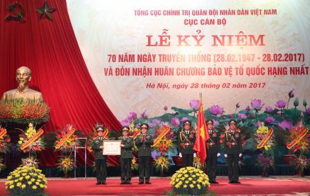 Cục Cán bộ đón nhận Huân chương Bảo vệ Tổ quốc hạng Nhất