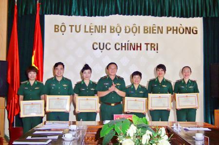 Khen thưởng đội thi Bộ Tư lệnh BĐBP đạt thành tích xuất sắc tại Liên hoan Tuyên truyền viên giỏi Phụ nữ Quân đội 2019