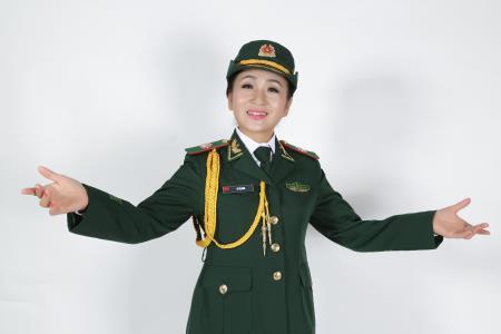 Ai sinh mắt em như dòng suối...
