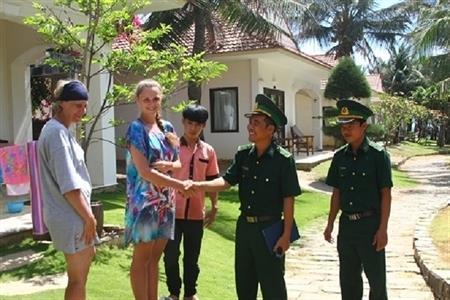 Góp phần xây dựng khu du lịch Mũi Né yên bình, thân thiện