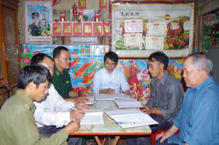 Khi đảng viên là cán bộ Biên phòng tham gia sinh hoạt chi bộ thôn, bản
