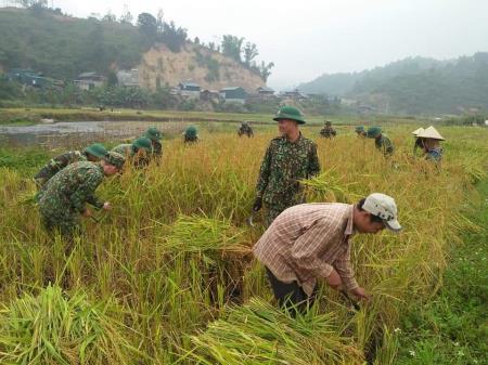 Đem sức trẻ thắp sáng biên cương