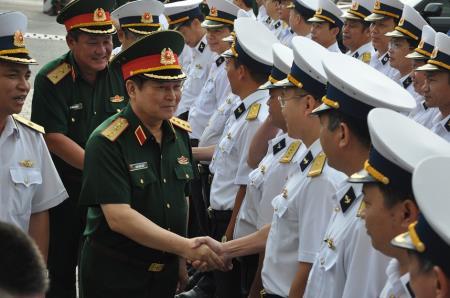 Bộ trưởng Ngô Xuân Lịch: Kết hợp kinh tế với quốc phòng là nhiệm vụ lâu dài của Quân đội