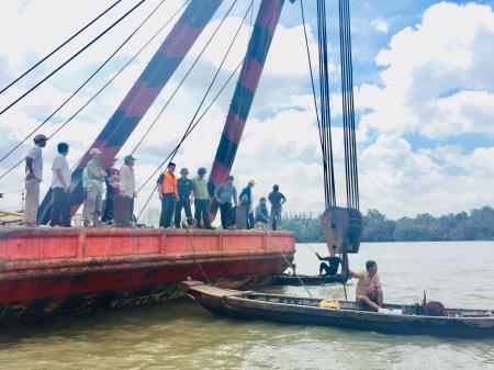 Tàu mang quốc tịch Mông Cổ đâm chìm sà lan trên sông Sài Gòn