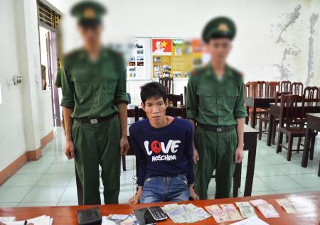 Kịp thời truy bắt đối tượng nhiễm HIV cướp xe taxi