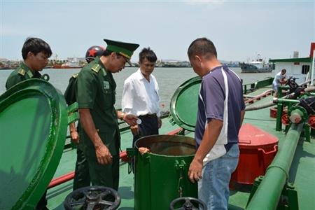 Bắt tàu chở 200 nghìn lít dầu DO trái phép