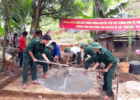 Giúp dân thoát nghèo bằng những việc làm thiết thực