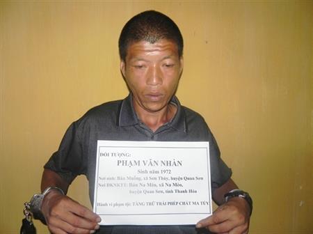 "Người hùng" vùng biên sa lưới