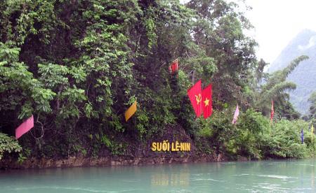 Thiêng liêng cội nguồn Pắc Bó
