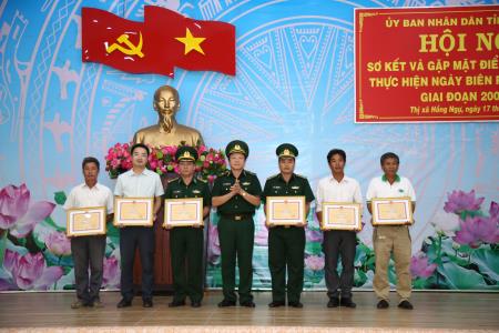 Phát huy sức mạnh toàn dân xây dựng khu vực biên giới ngày càng vững mạnh