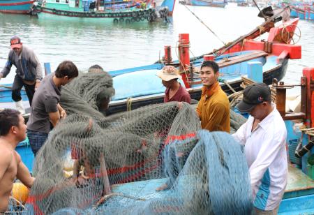 Chuyến ra khơi đầu xuân của ngư dân Khánh Hòa