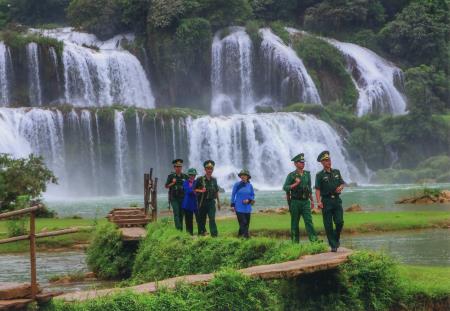 Vững vàng nơi biên giới