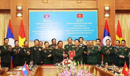 Bộ trưởng Bộ Quốc phòng Việt Nam và Lào hội đàm và ký Nghị định thư về hợp tác Quốc phòng giai đoạn 2020-2024