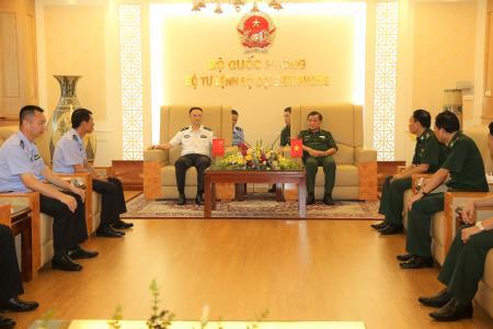 Trung tướng Hoàng Xuân Chiến tiếp xã giao Đoàn đại biểu Tổng Trạm kiểm soát Biên phòng xuất, nhập cảnh tỉnh Vân Nam, Trung Quốc
