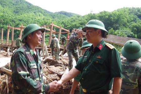 Đoàn công tác Bộ Quốc phòng kiểm tra công tác khắc phục hậu quả sau mưa lũ tại Thanh Hóa