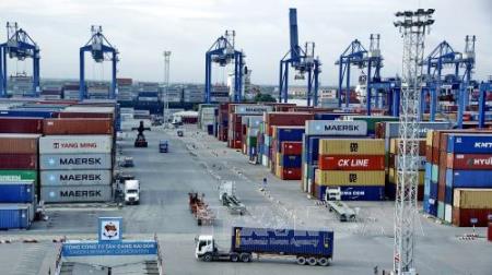Tăng tốc phát triển logistics