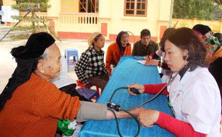 Người cao tuổi không ngừng cống hiến cho gia đình và xã hội
