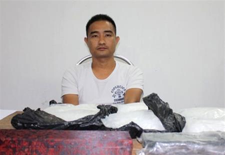 Người đàn ông lạ mặt xuất hiện lúc mờ sáng