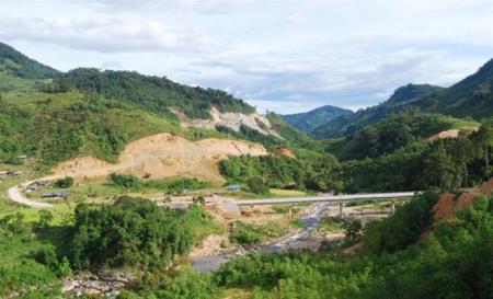 Nhà thơ của phố núi Kon Tum