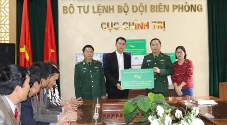 Tiếp nhận kinh phí và vật chất phục vụ phòng, chống dịch Covid-19