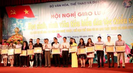 Hội nghị giao lưu học sinh, sinh viên tiêu biểu dân tộc thiểu số năm 2016