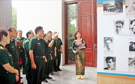 Khai mạc Tuần văn hóa chào mừng 60 năm Chiến thắng Điện Biên Phủ