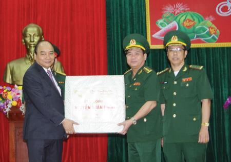 Thủ tướng Nguyễn Xuân Phúc chúc tết lực lượng vũ trang Đà Nẵng