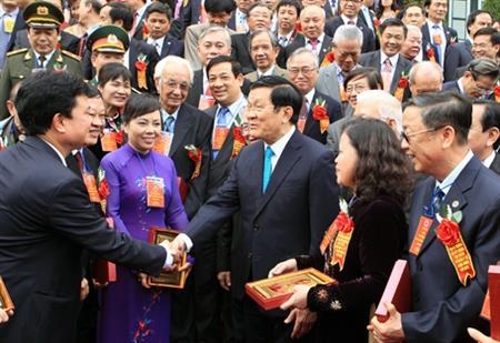 Chủ tịch nước Trương Tấn Sang gặp mặt thầy thuốc tiêu biểu toàn quốc