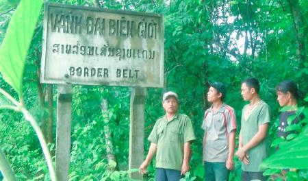Người có uy tín không ngừng đóng góp cho sự phát triển của bản làng