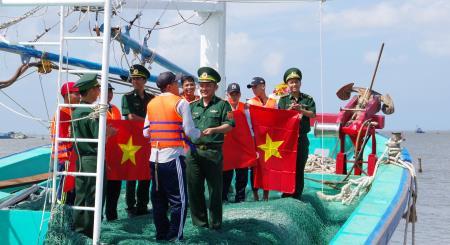 Gắn phát triển kinh tế biển với đảm bảo an ninh trật tự địa bàn