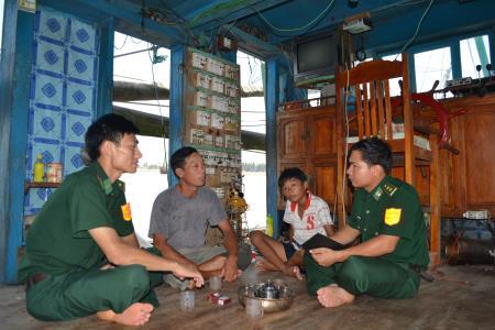 Sát cánh cùng ngư dân vững vàng bám biển
