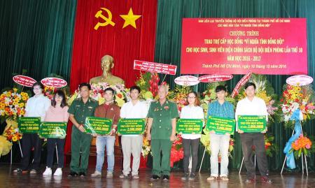 Ban Liên lạc truyền thống BĐBP tại TP Hồ Chí Minh trao học bổng “Vì nghĩa tình đồng đội”