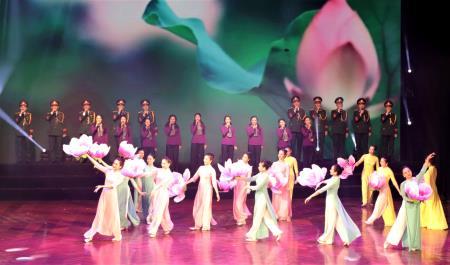 Giao lưu nghệ thuật Phụ nữ Quân đội tự tin tỏa sáng