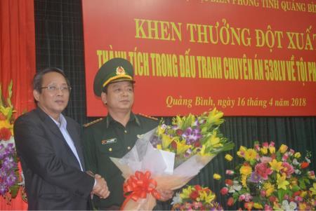 Trao thưởng đột xuất cho BĐBP Quảng Bình đấu tranh thành công Chuyên án 538 Lv