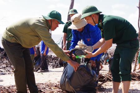 Chung tay bảo vệ môi trường biển