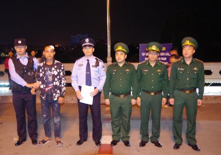 Cứu sống và trao trả công dân Trung Quốc gặp nạn trên sông biên giới