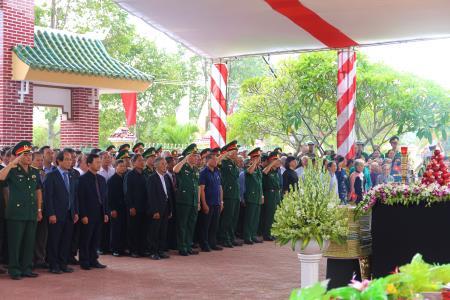 Truy điệu và an táng hài cốt liệt sĩ hy sinh trong cuộc kháng chiến chống Mỹ cứu nước