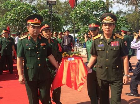 Truy điệu, an táng 98 hài cốt liệt sĩ quân tình nguyện Việt Nam hy sinh tại Lào