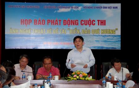 Phát động cuộc thi ảnh nghệ thuật về đề tài “Biển, đảo quê hương”