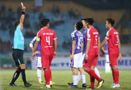 Nhiều trọng tài tại V.League 2019 bị “treo còi, treo cờ”